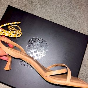 NWT nude Vince Camuto heel